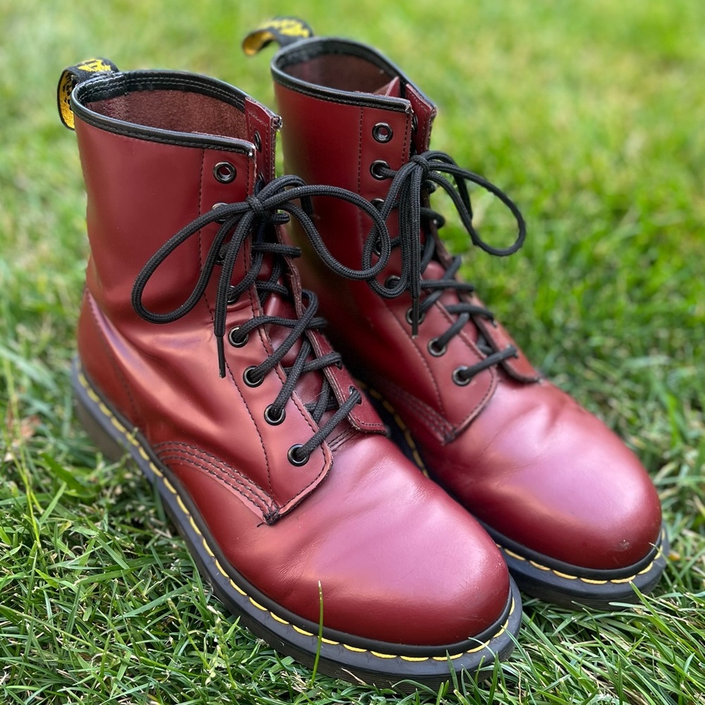 Dr Martens 8 hole oxblood red boot